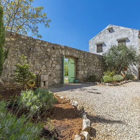 Einzigartiges Mediterranes Steinhaus Mit Meerblick, Chillout-bereich, Bike, Bbq, Wifi Hébergement de vacances Grižane
