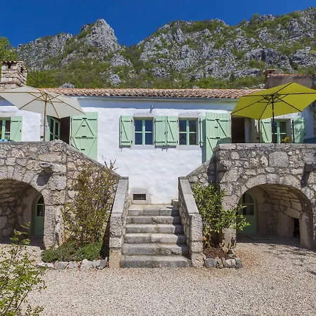 Hébergement de vacances Einzigartiges Mediterranes Steinhaus Mit Meerblick, Chillout-bereich, Bike, Bbq, Wifi Grižane