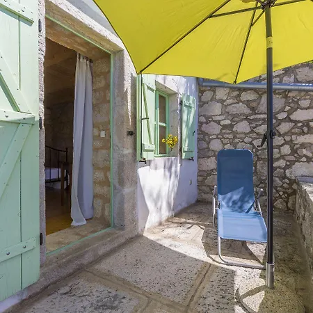 Einzigartiges Mediterranes Steinhaus Mit Meerblick, Chillout-bereich, Bike, Bbq, Wifi *