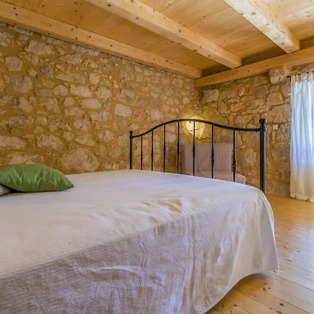 Einzigartiges Mediterranes Steinhaus Mit Meerblick, Chillout-bereich, Bike, Bbq, Wifi Holiday home