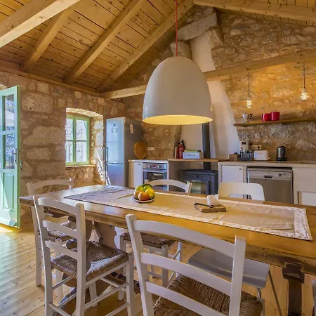 Einzigartiges Mediterranes Steinhaus Mit Meerblick, Chillout-bereich, Bike, Bbq, Wifi *