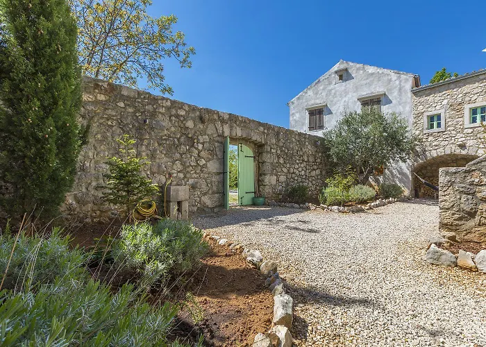 Einzigartiges Mediterranes Steinhaus Mit Meerblick, Chillout-bereich, Bike, Bbq, Wifi Сasa de vacaciones Grižane