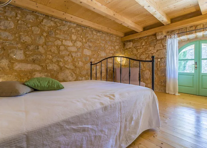 Einzigartiges Mediterranes Steinhaus Mit Meerblick, Chillout-bereich, Bike, Bbq, Wifi Holiday home