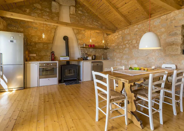 Einzigartiges Mediterranes Steinhaus Mit Meerblick, Chillout-bereich, Bike, Bbq, Wifi